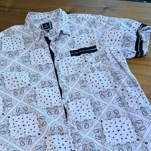 CR-24 Men's White Paisley Bandanna Print Short Sleeve Shirt sz XL